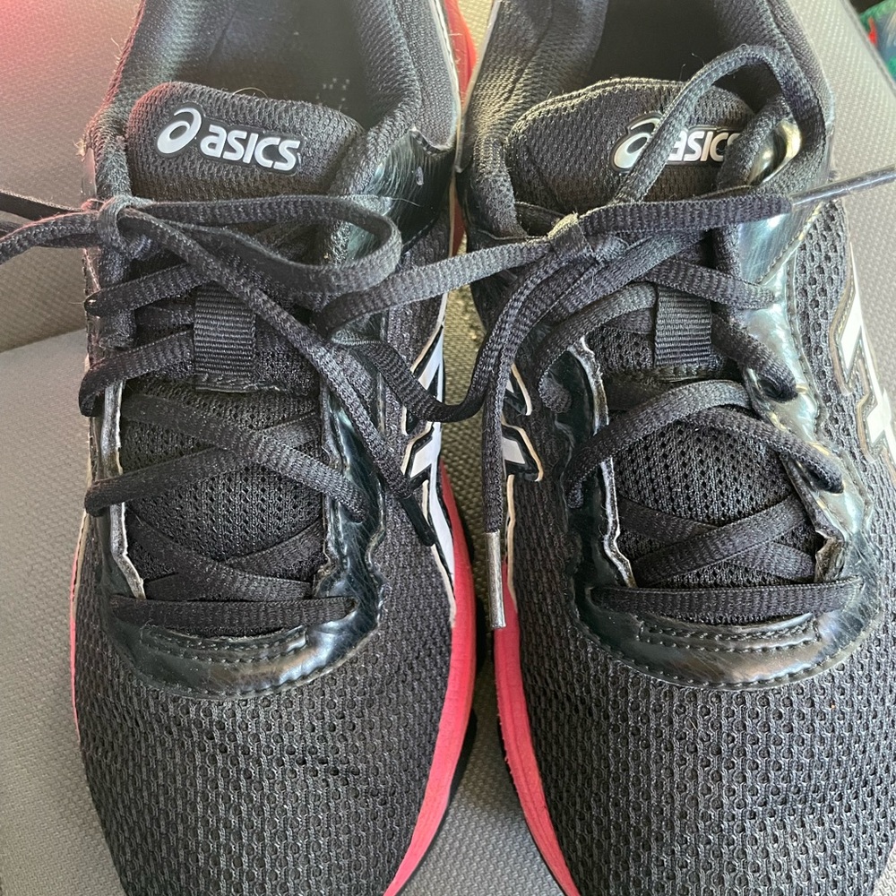 ASICS Black, White, & Pink Athletic Shoes size 8